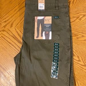 Mens 40x32 Woolrich 5 pocket pant straight fit, new with tags